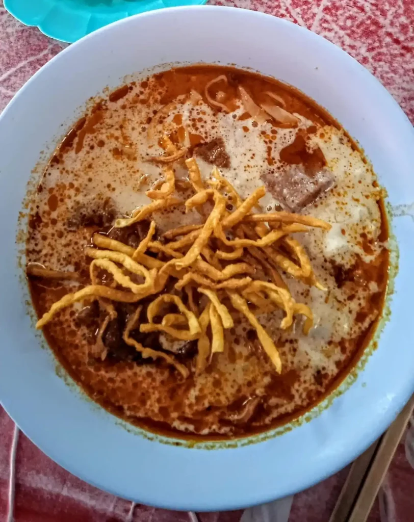 IMG_20220119_093302~2 (4) Khao Soi, Curry Noodles Heaven