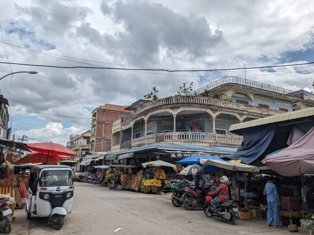 PXL_20230728_072823253 Kampot Morning Market