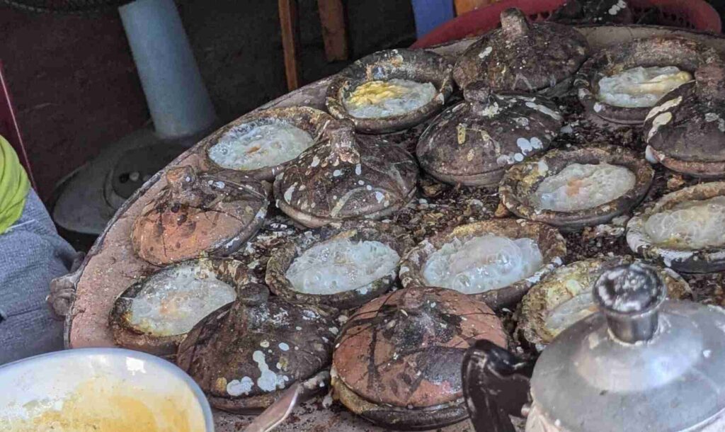 Bánh-căn-vietnamese-street-food