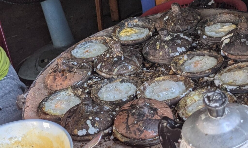 Bánh-căn-vietnamese-street-food